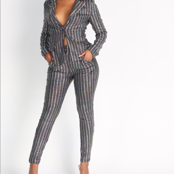 Metallic sequin pants set. - Picture 6 of 8